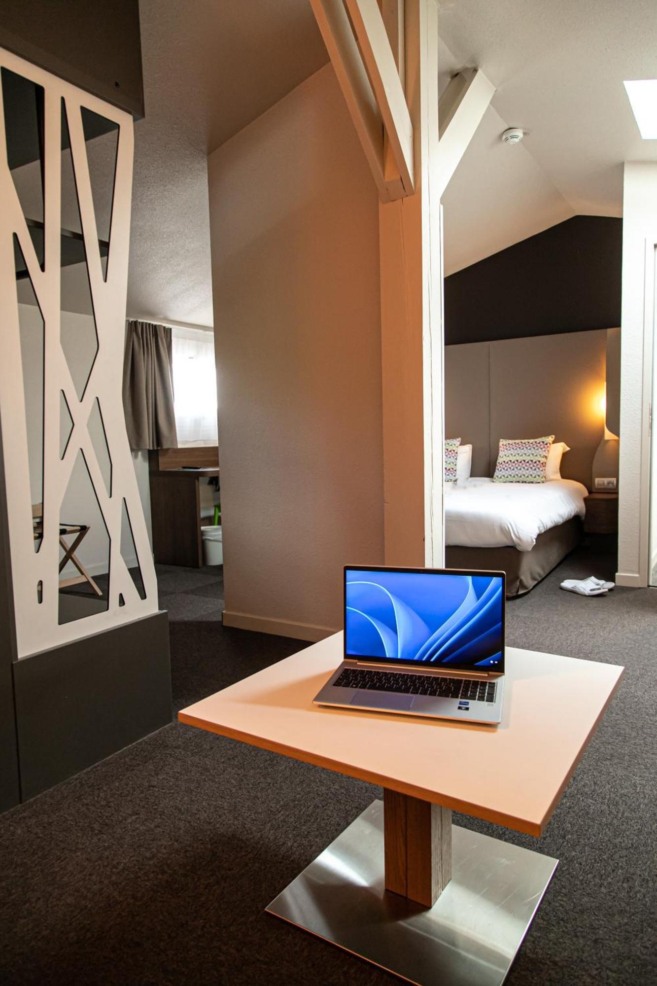 Campanile Toulouse - Aeroport 3*